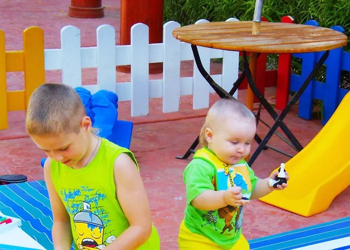 Verginia & Aqua Park אתר נופש