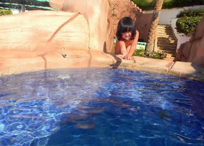 Verginia & Aqua Park אתר נופש